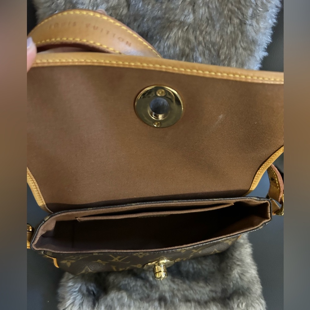 Louis Vuitton TIKAL Monogram Shoulder Bag - Picture 13 of 14